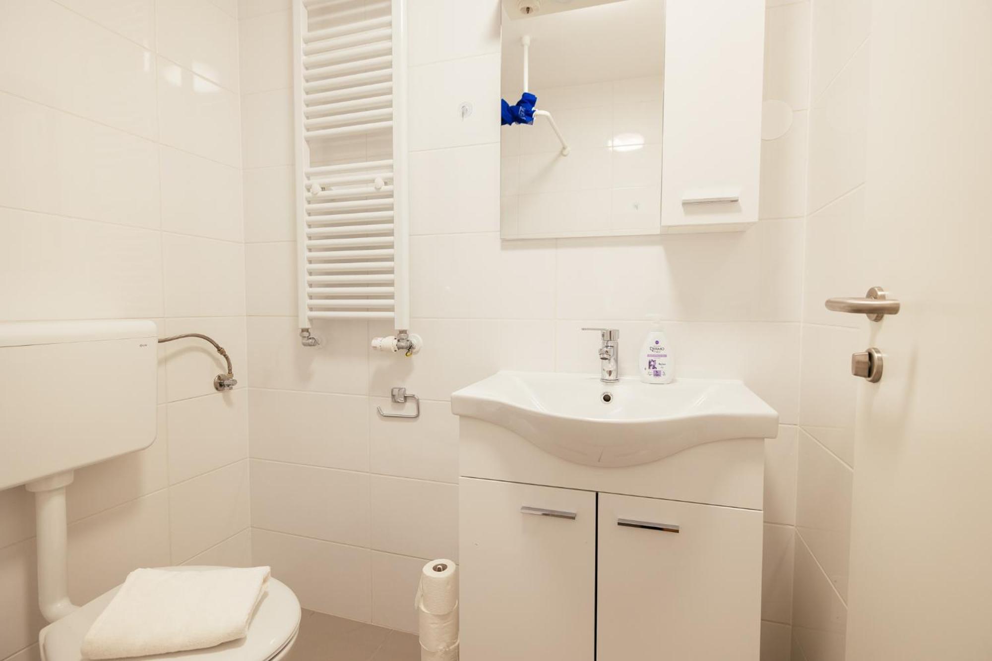 Prenocisca Prisoje Hostel Копер Екстериор снимка