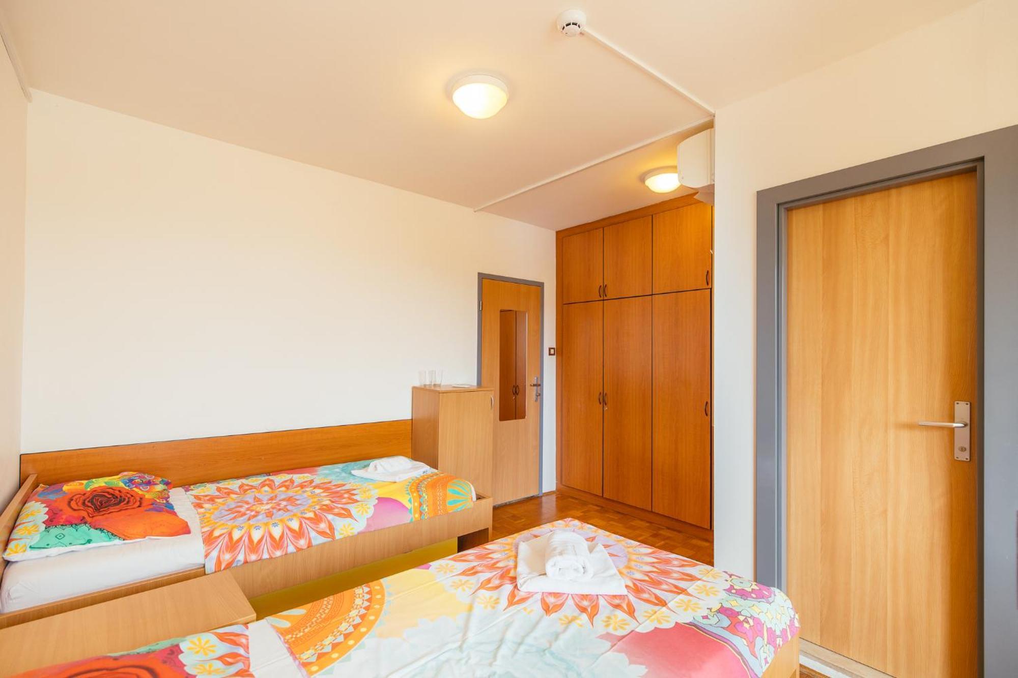 Prenocisca Prisoje Hostel Копер Екстериор снимка