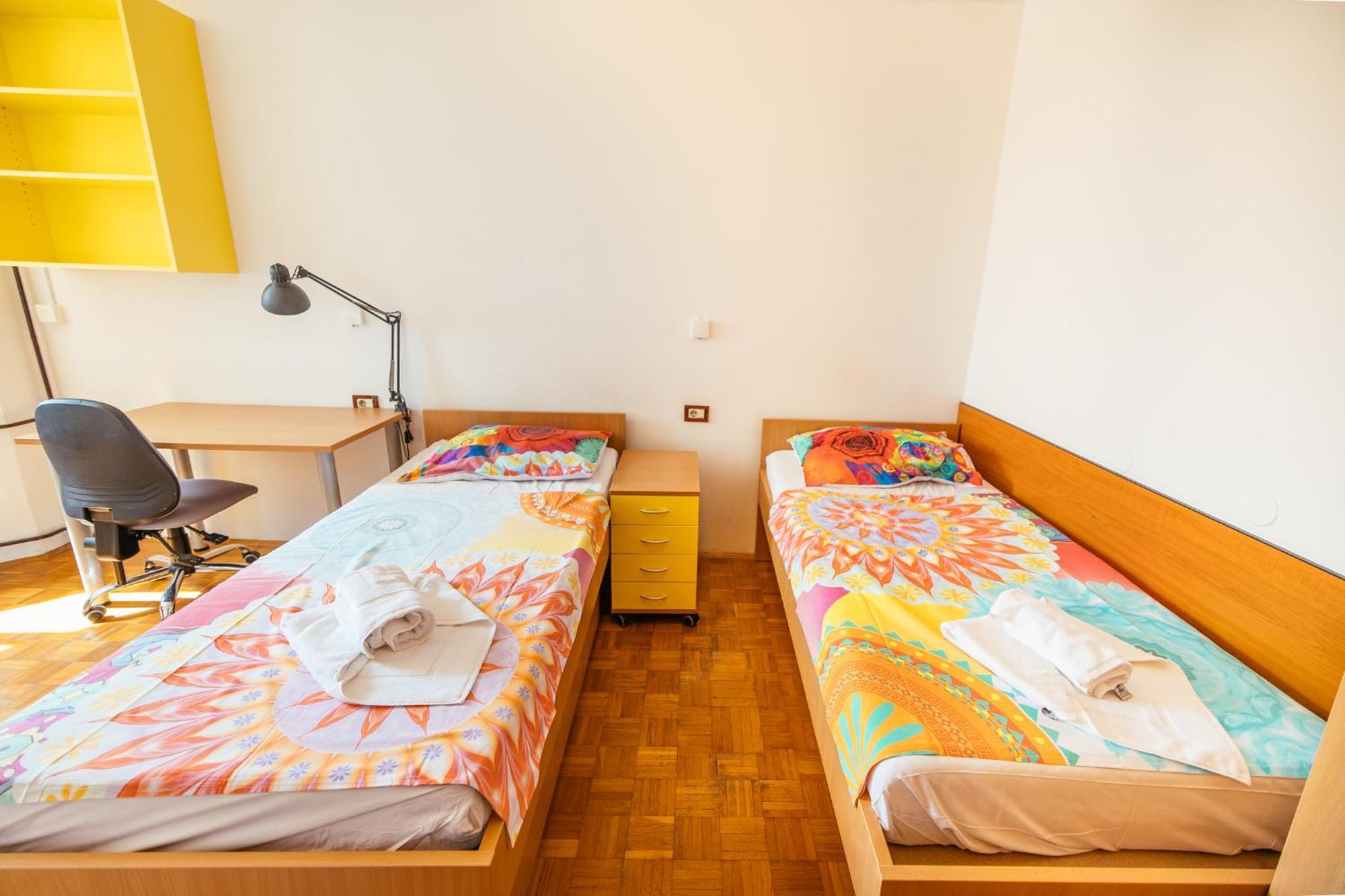 Prenocisca Prisoje Hostel Копер Екстериор снимка